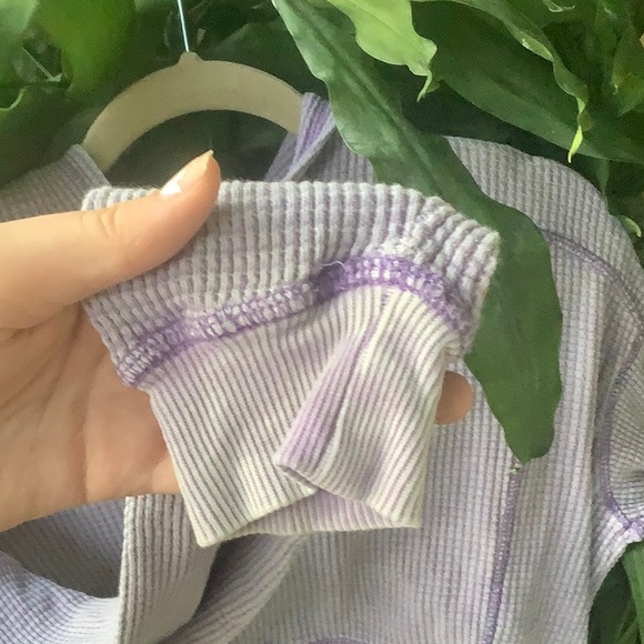 💅🏽Purple Cropped Sweatshirt💅🏽 - Picture 3 of 3